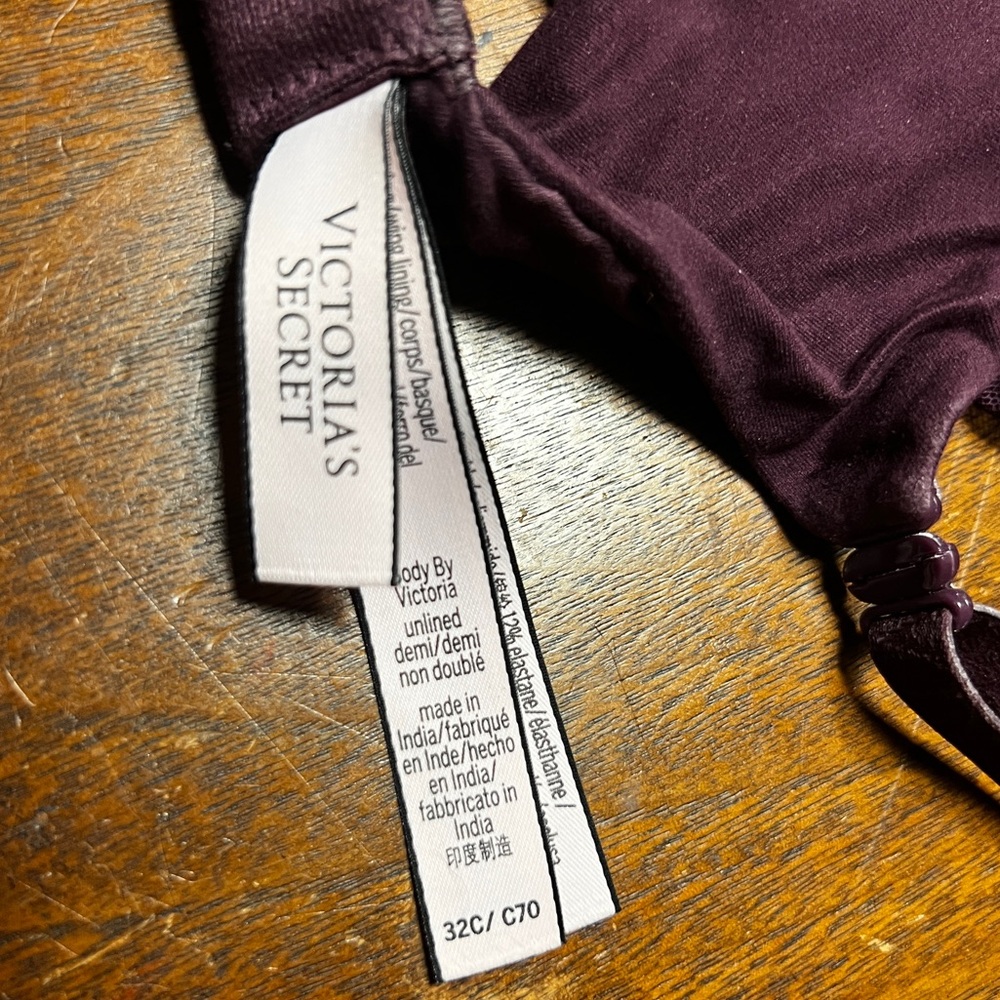Victoria’s Secret Body by Victoria Unlined Demi Bra 32C - Picture 4 of 4